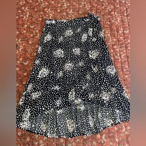 Knox Rose black and white wrap skirt. Sz L